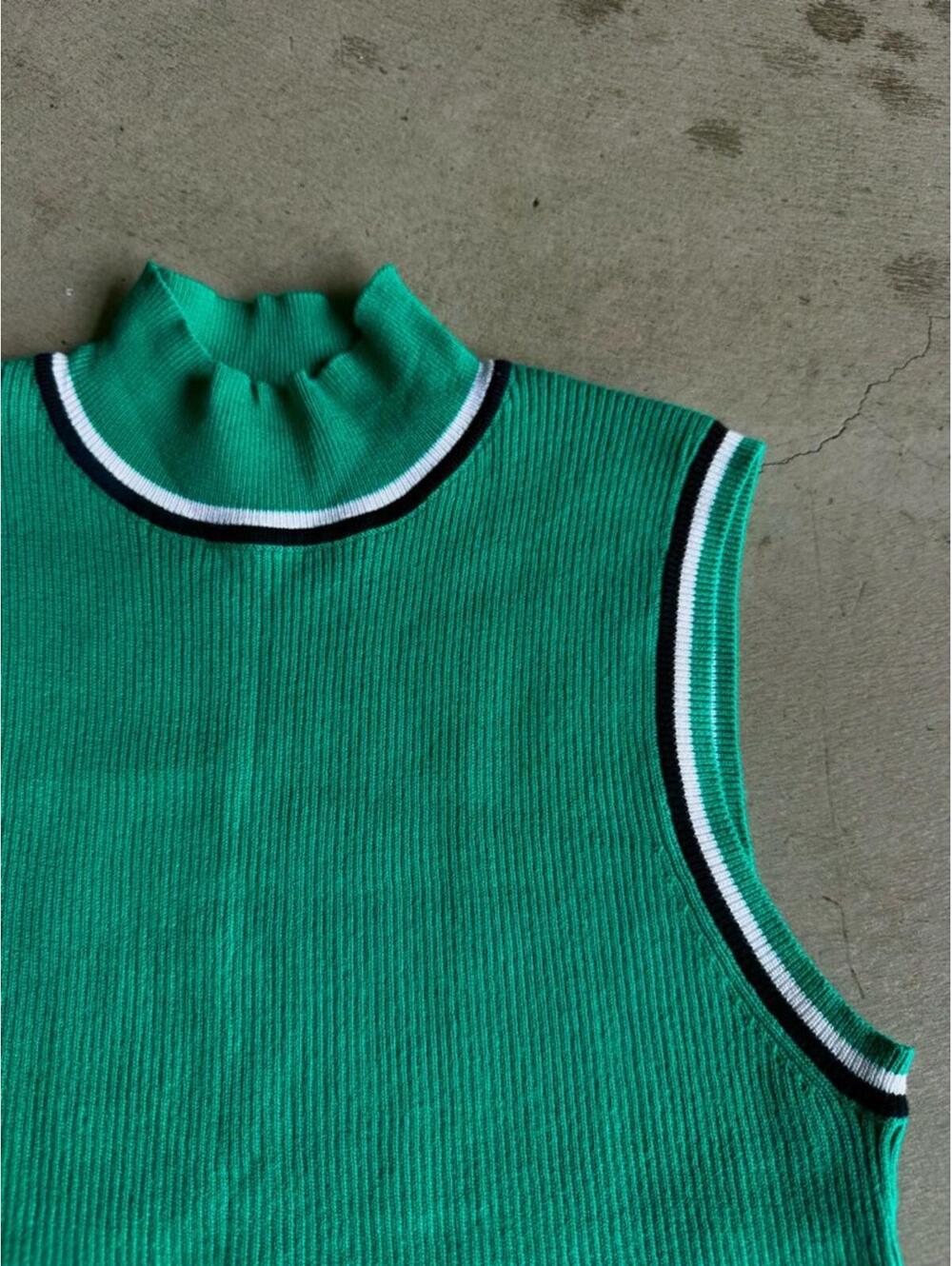 Cable & Gauge / Ribbed Mock Neck Sleeveless Top / Green - Picture 2 of 6